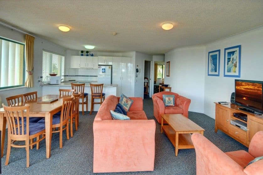  14 Bulcock Beach Esplanade, CALOUNDRA QLD 4551, Caloundra - Thumbnail 4