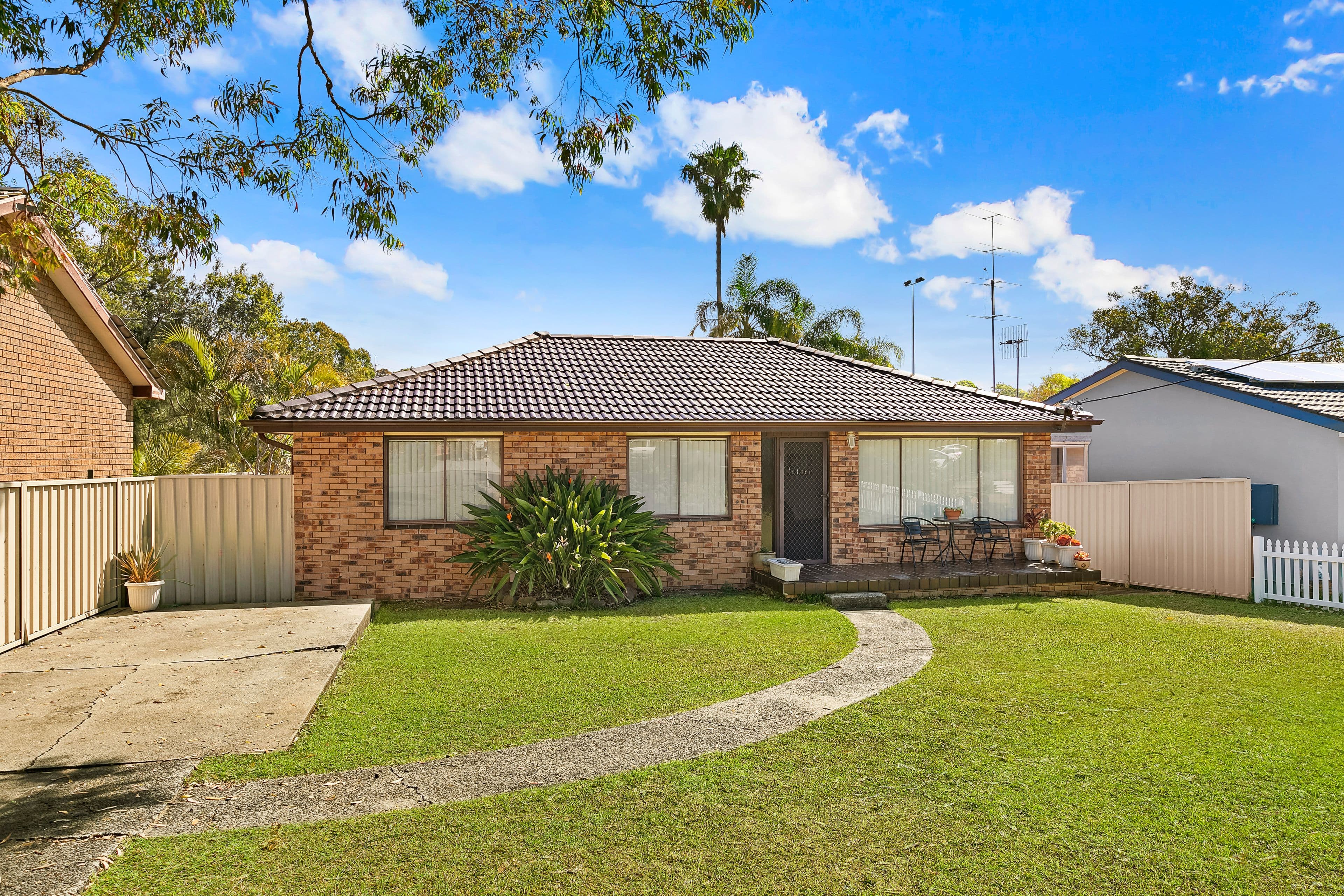 8 Thomas Mitchell Road, Killarney Vale - Image 1