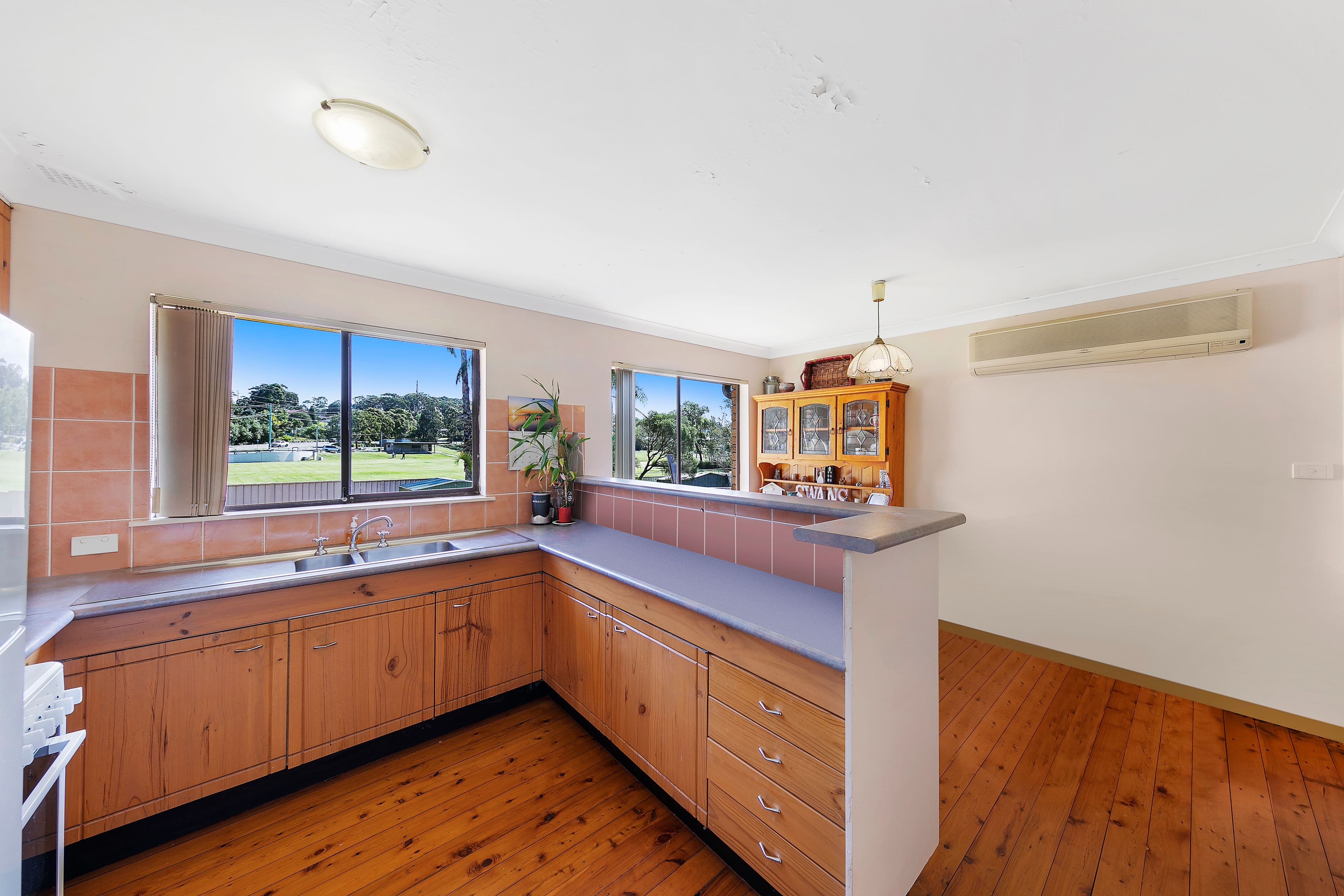 8 Thomas Mitchell Road, Killarney Vale - Thumbnail 4