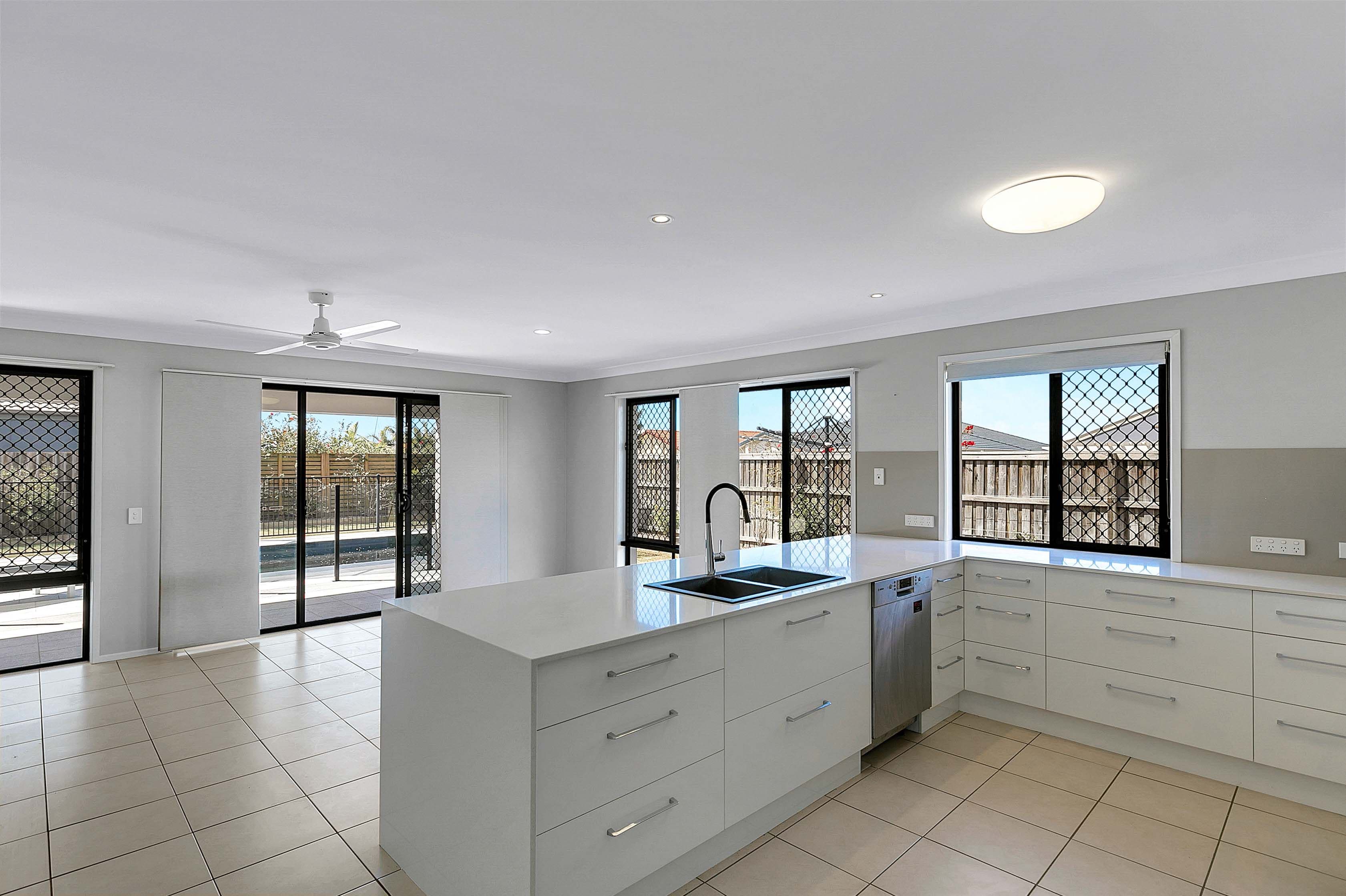 17 Earl Saint Vincent Circuit, Eli Waters QLD 4655, Eli Waters - Thumbnail 8