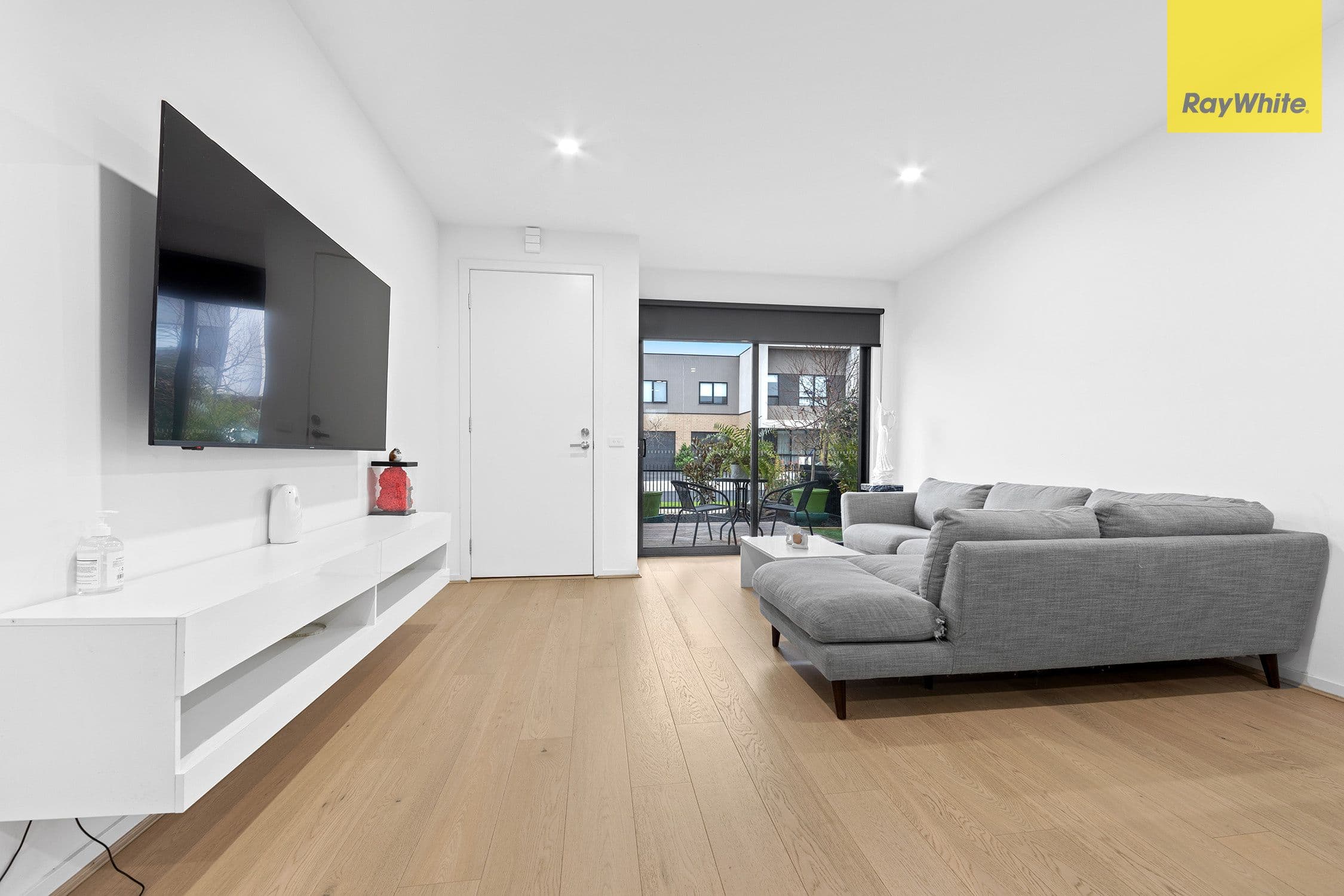 97 Oakden Crescent, St Albans VIC 3021, St Albans - Thumbnail 4