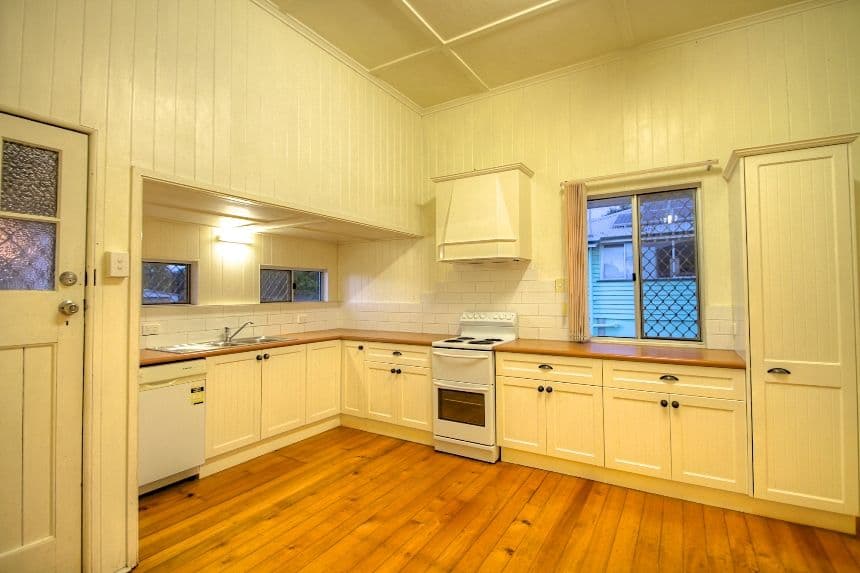 34 Macquarie Street, SILKSTONE QLD 4304, Silkstone - Thumbnail 3