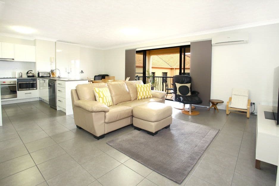 39 'Waverley Apartments' 16 Waverley Street, Southport QLD 4215, Southport - Thumbnail 2