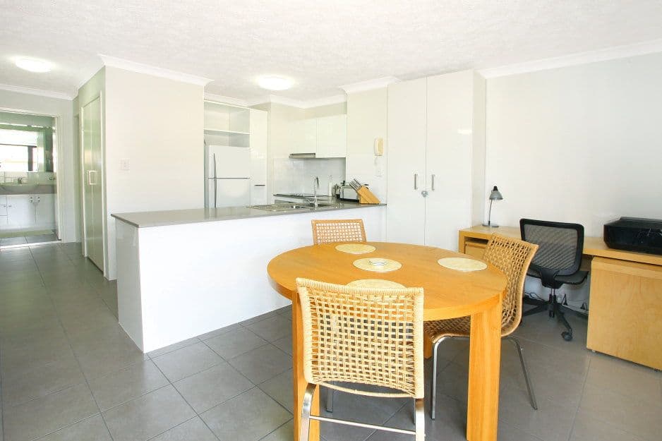 39 'Waverley Apartments' 16 Waverley Street, Southport QLD 4215, Southport - Thumbnail 4