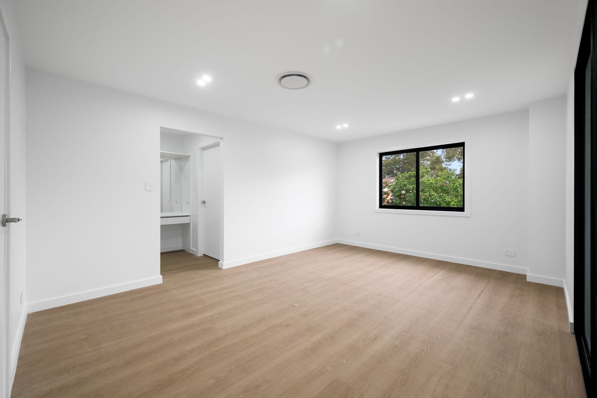 15 Akuna Avenue, Bradbury NSW 2560, Bradbury - Thumbnail 8