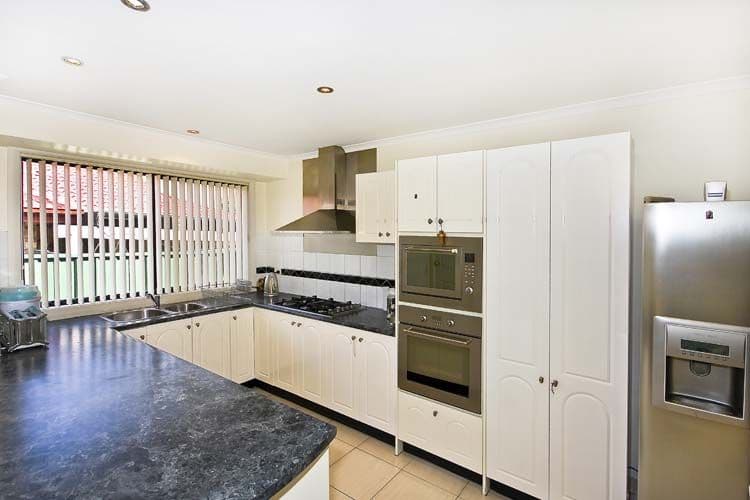 12  Lachlan Street, BOSSLEY PARK NSW 2176, Bossley Park - Thumbnail 4