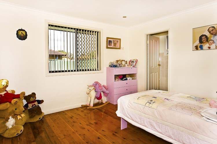 12  Lachlan Street, BOSSLEY PARK NSW 2176, Bossley Park - Thumbnail 5