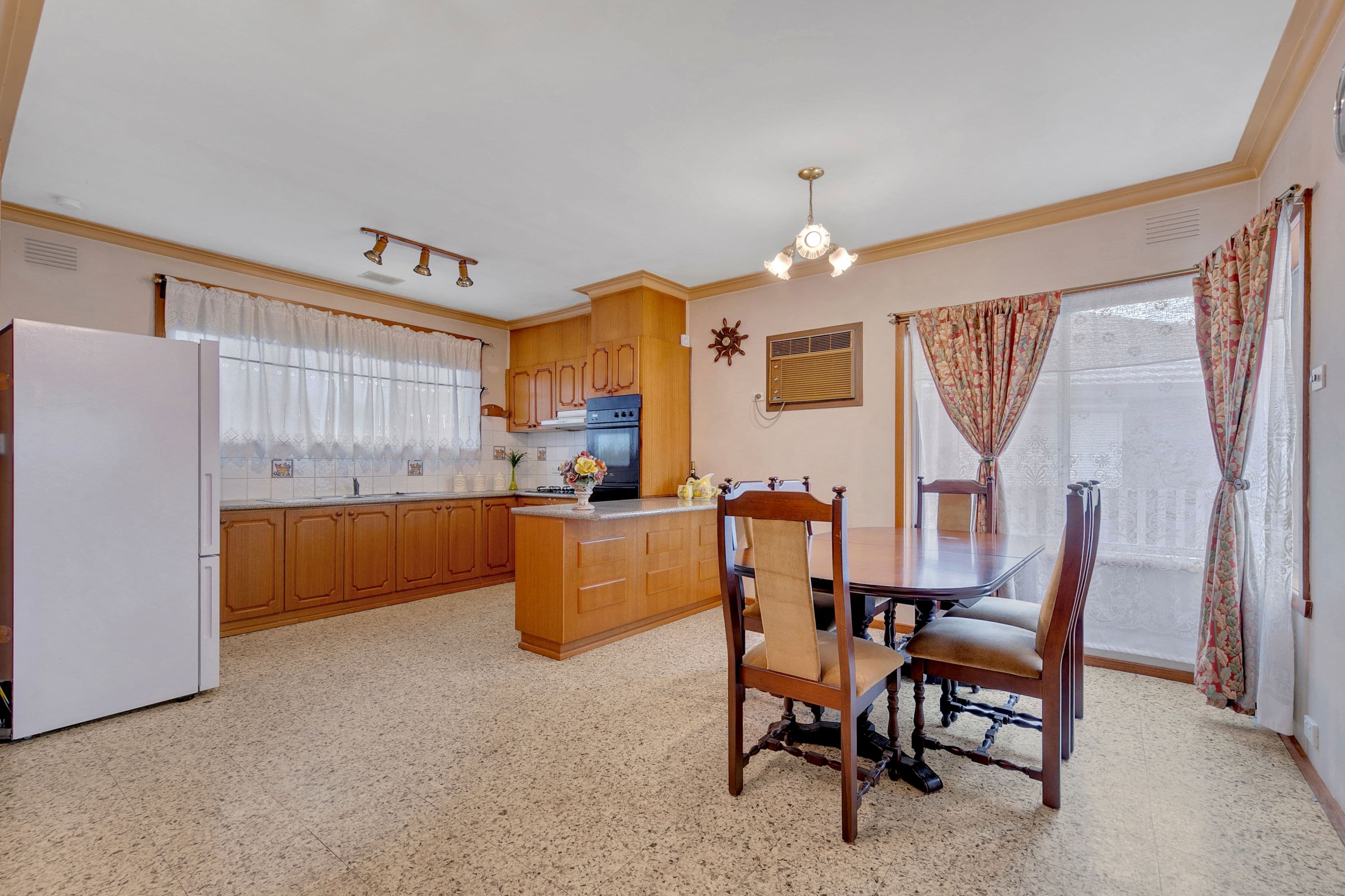 73 Rosemary Drive, Lalor VIC 3075, Lalor - Thumbnail 2