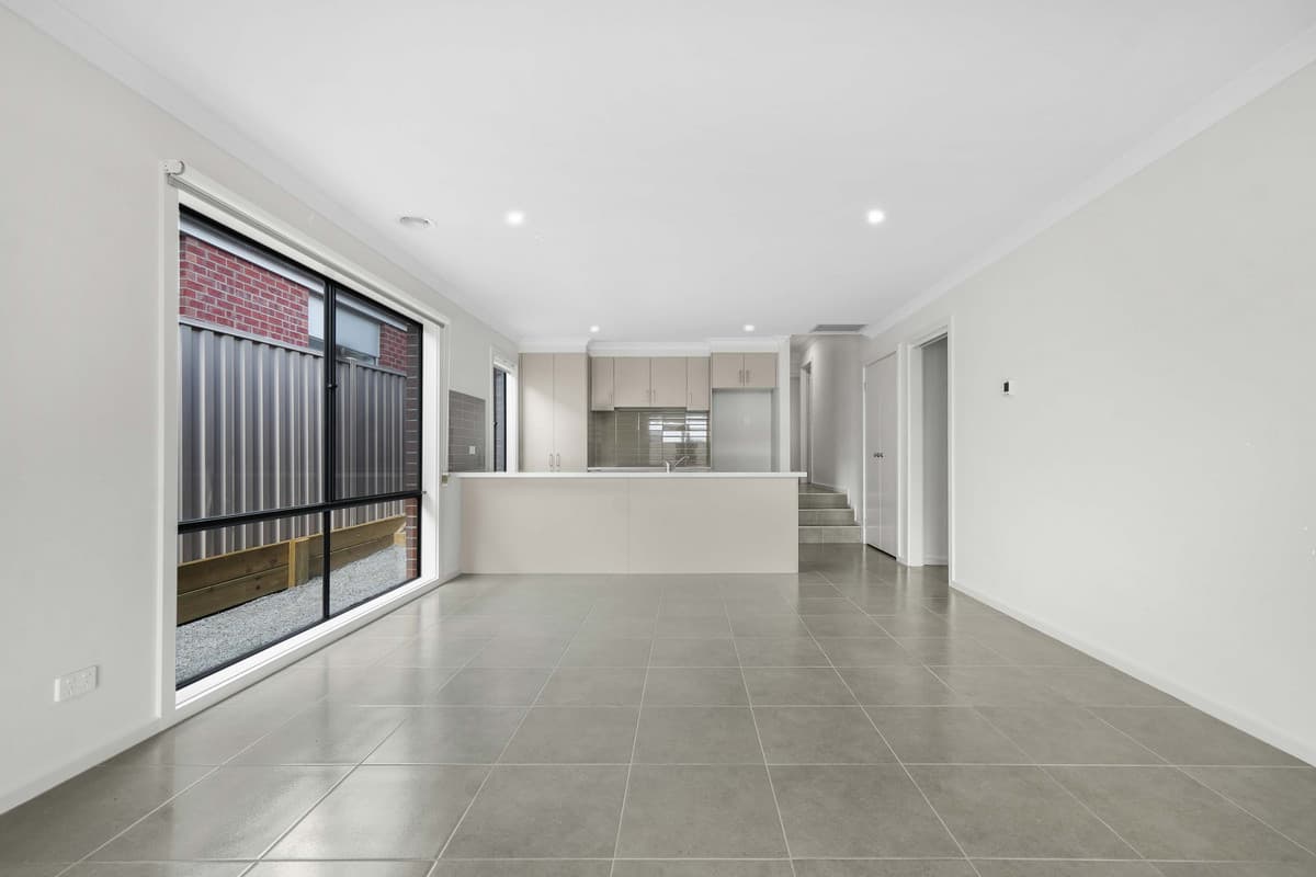11 Josephine Street, PAKENHAM VIC 3810, Pakenham - Thumbnail 2