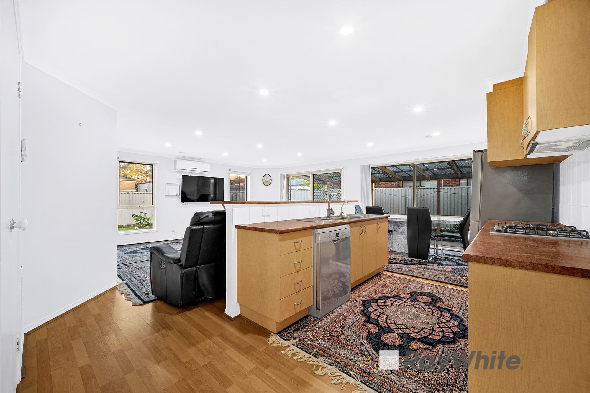 50 Scotsdale Drive, Cranbourne East VIC 3977, Cranbourne East - Thumbnail 3