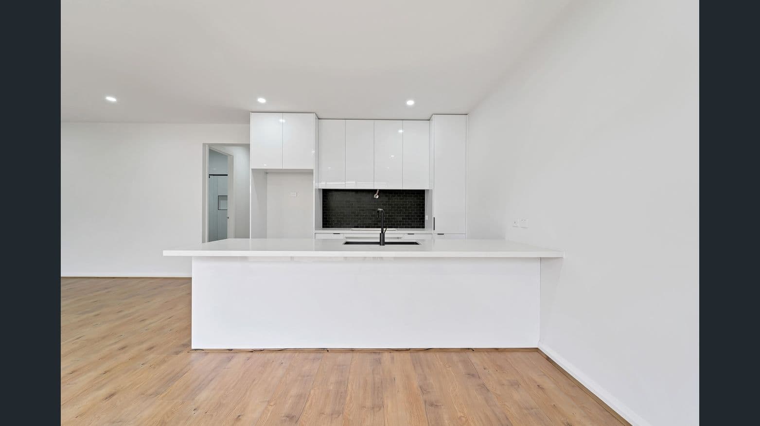 7 Milecastle Street, Tarneit VIC 3029, Tarneit - Thumbnail 4