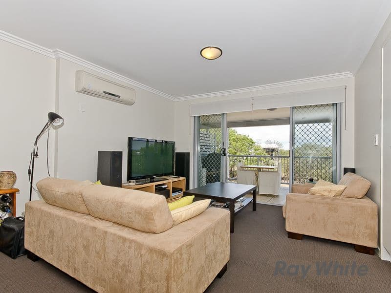 219 Tufnell Road, BANYO QLD 4014, Banyo - Thumbnail 2
