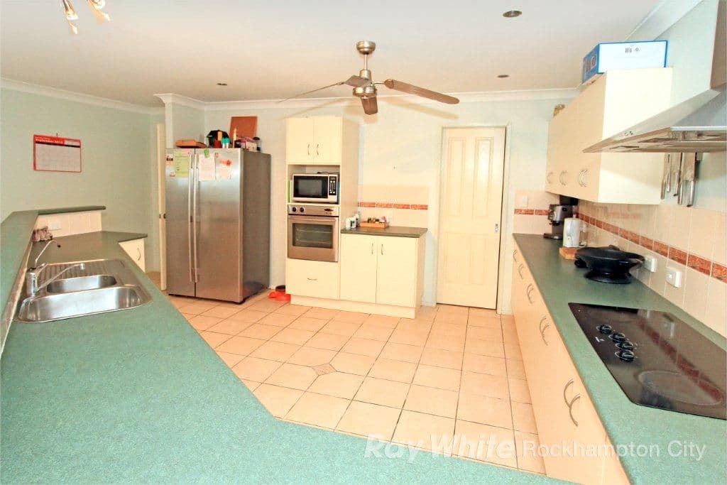 30 Mark Acton Close, ROCKYVIEW QLD 4701, Rockyview - Thumbnail 3