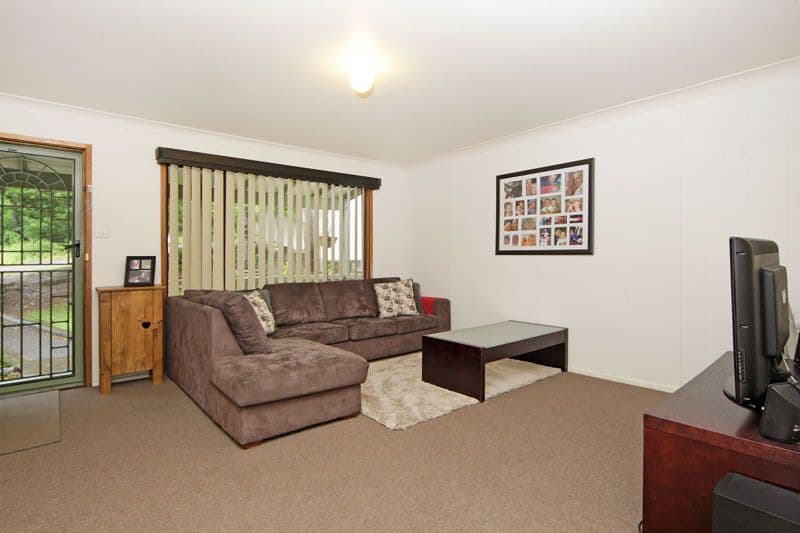 4  Wirigi Street, BERKELEY VALE NSW 2261, Berkeley Vale - Thumbnail 4