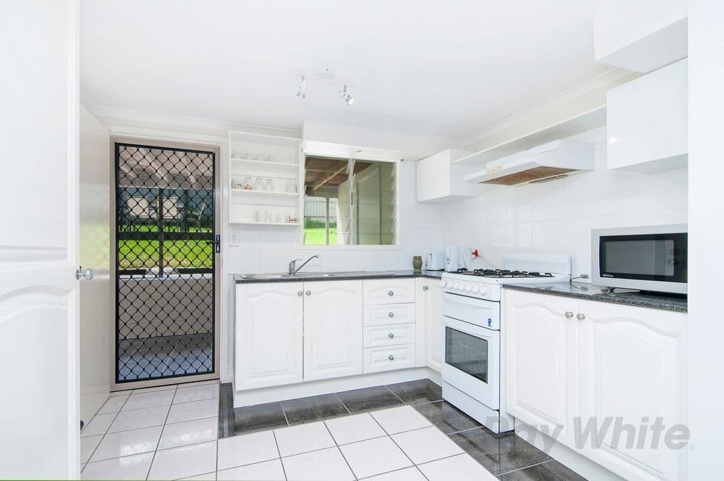 42 Valentia Street, Mansfield QLD 4122, Mansfield - Thumbnail 3
