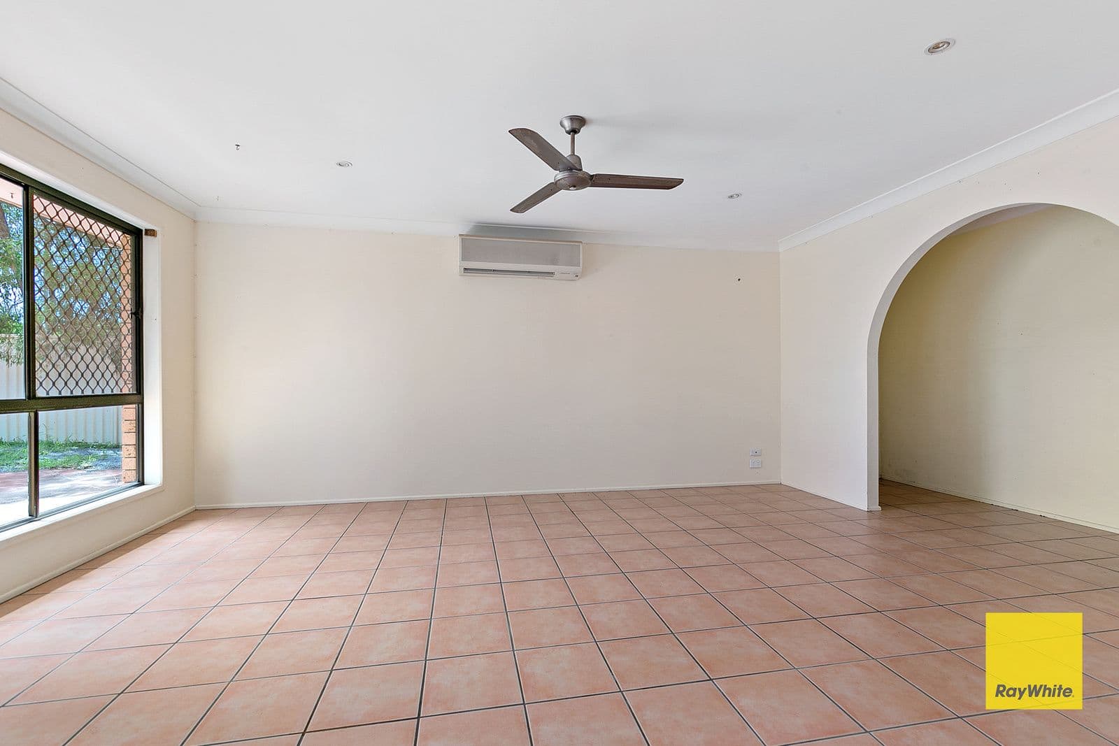 35 Jania Street, Redland Bay QLD 4165, Redland Bay - Thumbnail 2