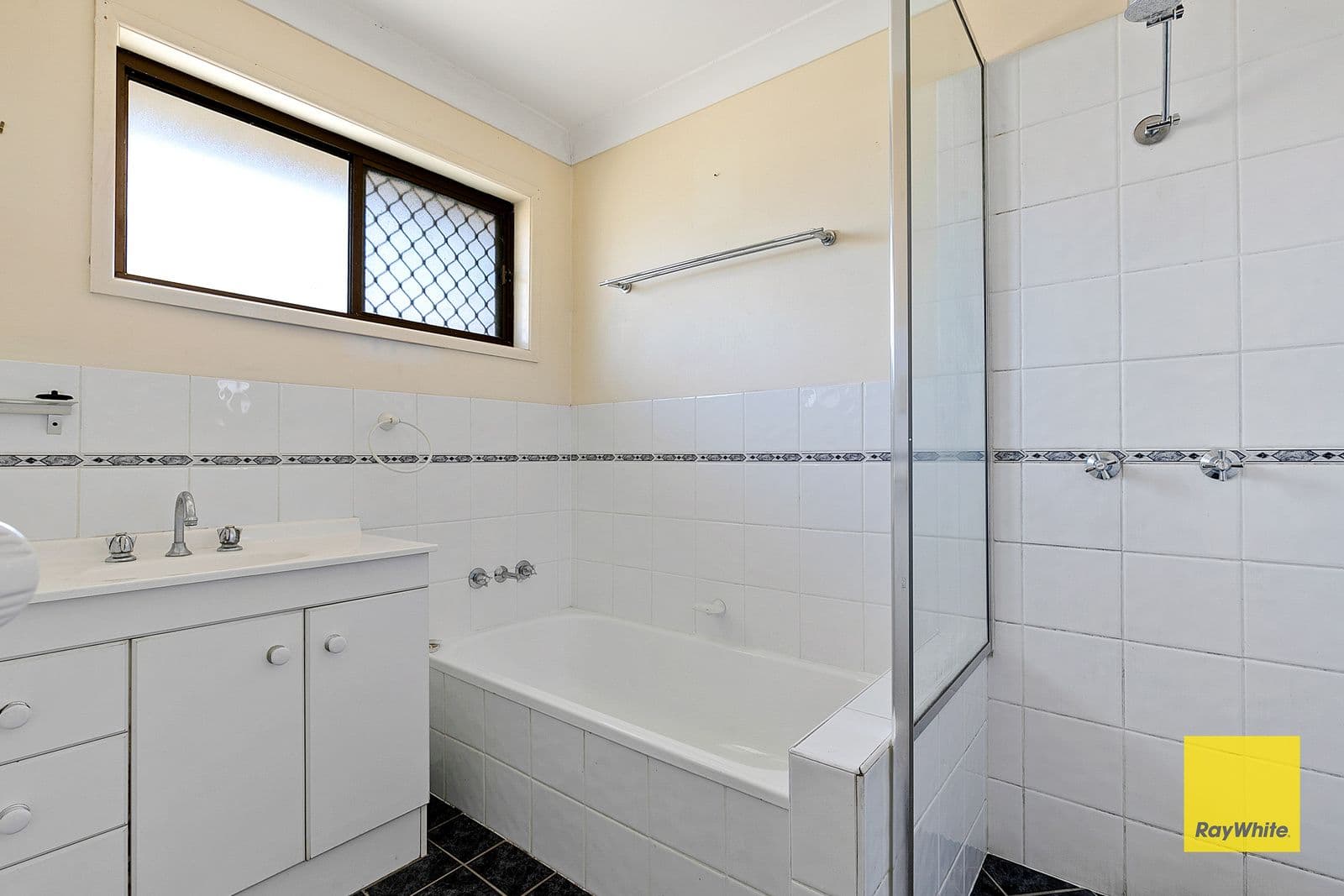 35 Jania Street, Redland Bay QLD 4165, Redland Bay - Thumbnail 6