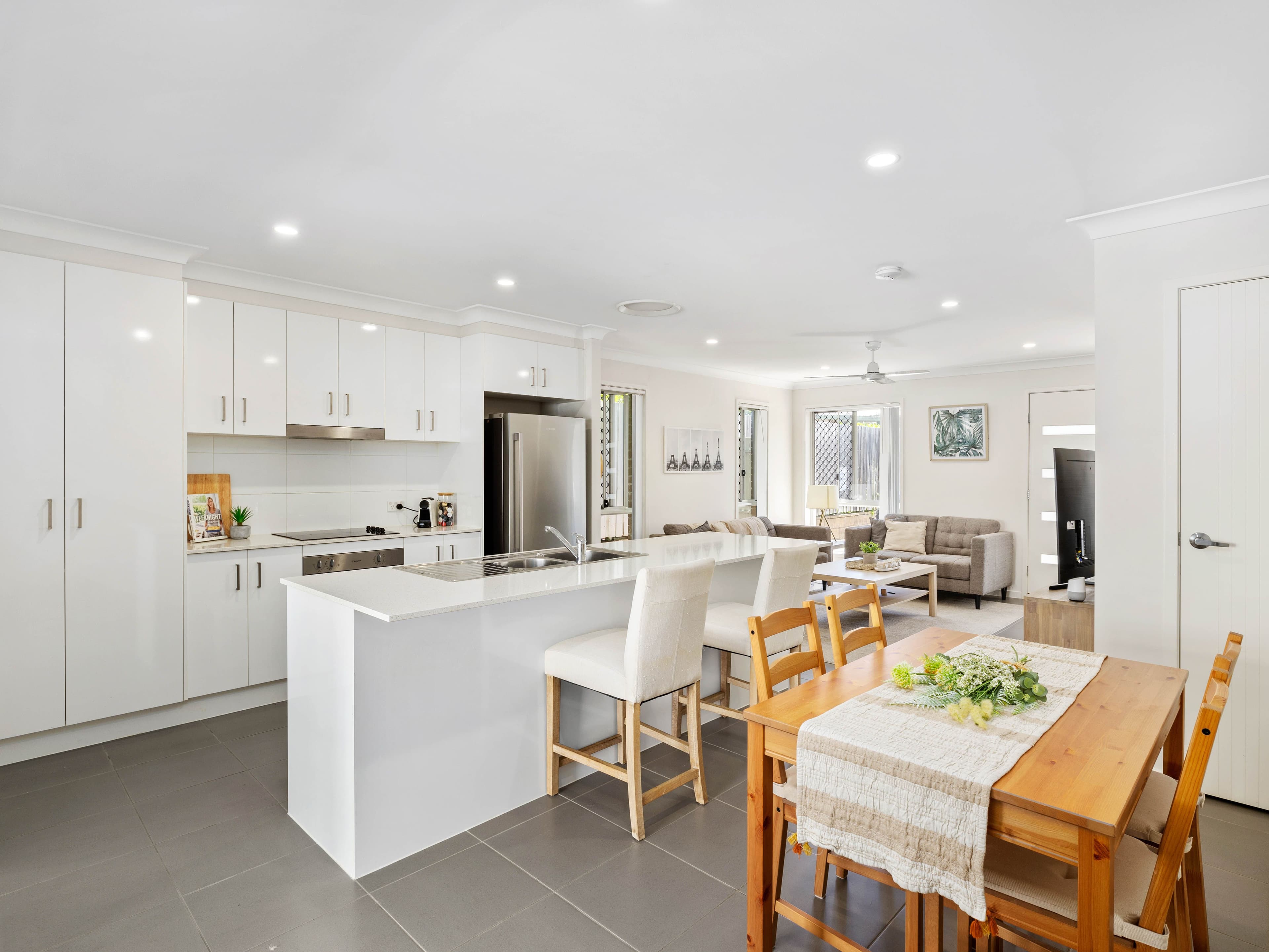 300 Redbank Plains Road, Bellbird Park QLD 4300, Bellbird Park - Thumbnail 3