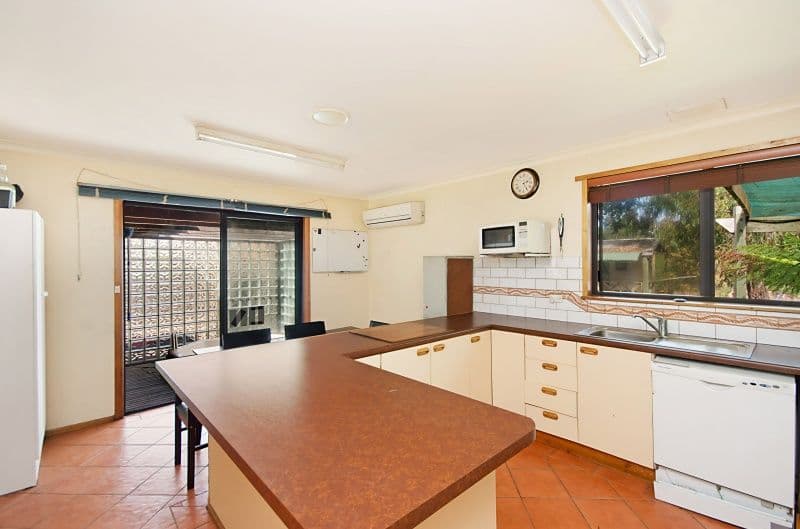 211 Wollaston Road, WARRNAMBOOL VIC 3280, Warrnambool - Thumbnail 5