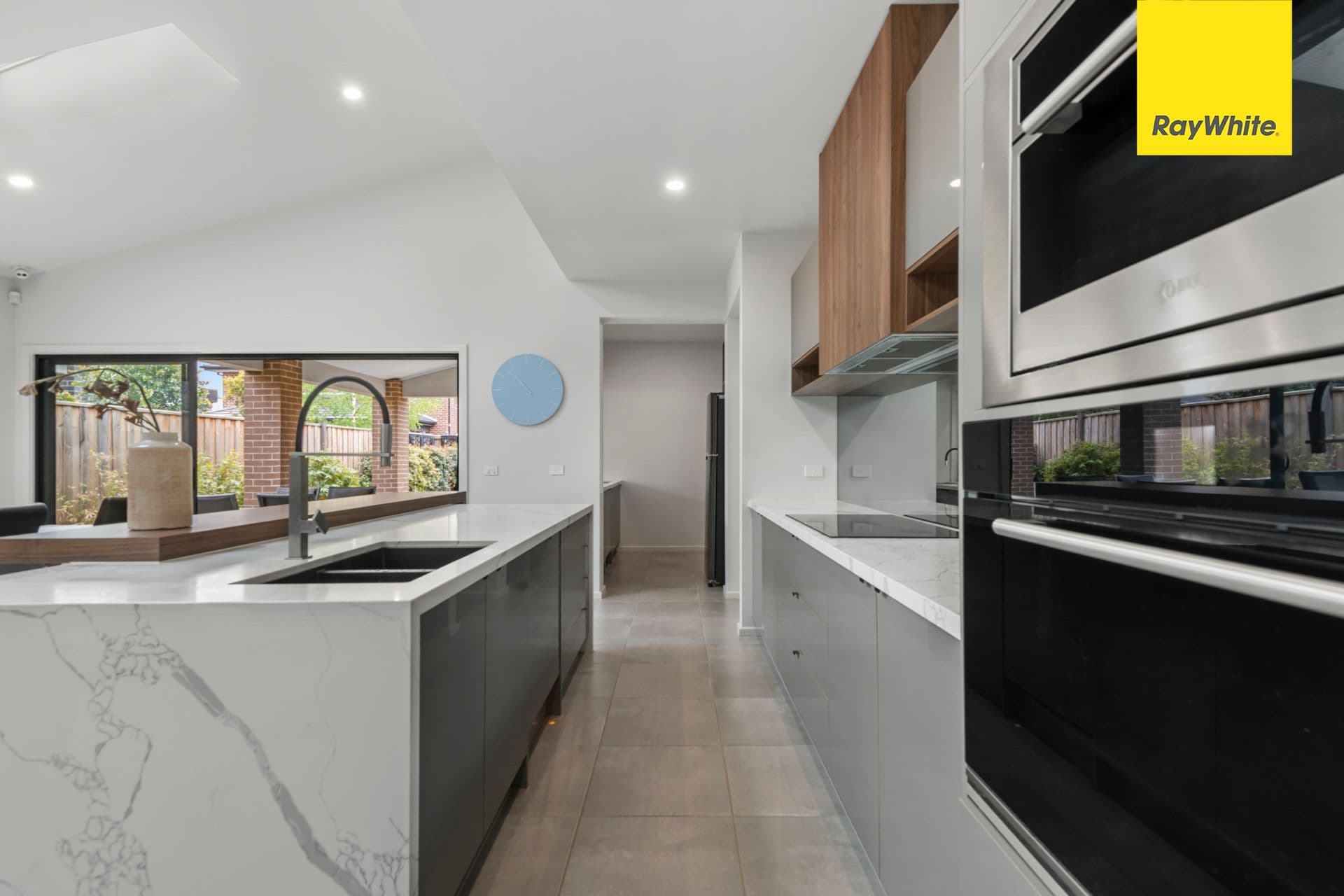 8 Lincolnshire Drive, THORNHILL PARK VIC 3335, Thornhill Park - Thumbnail 7