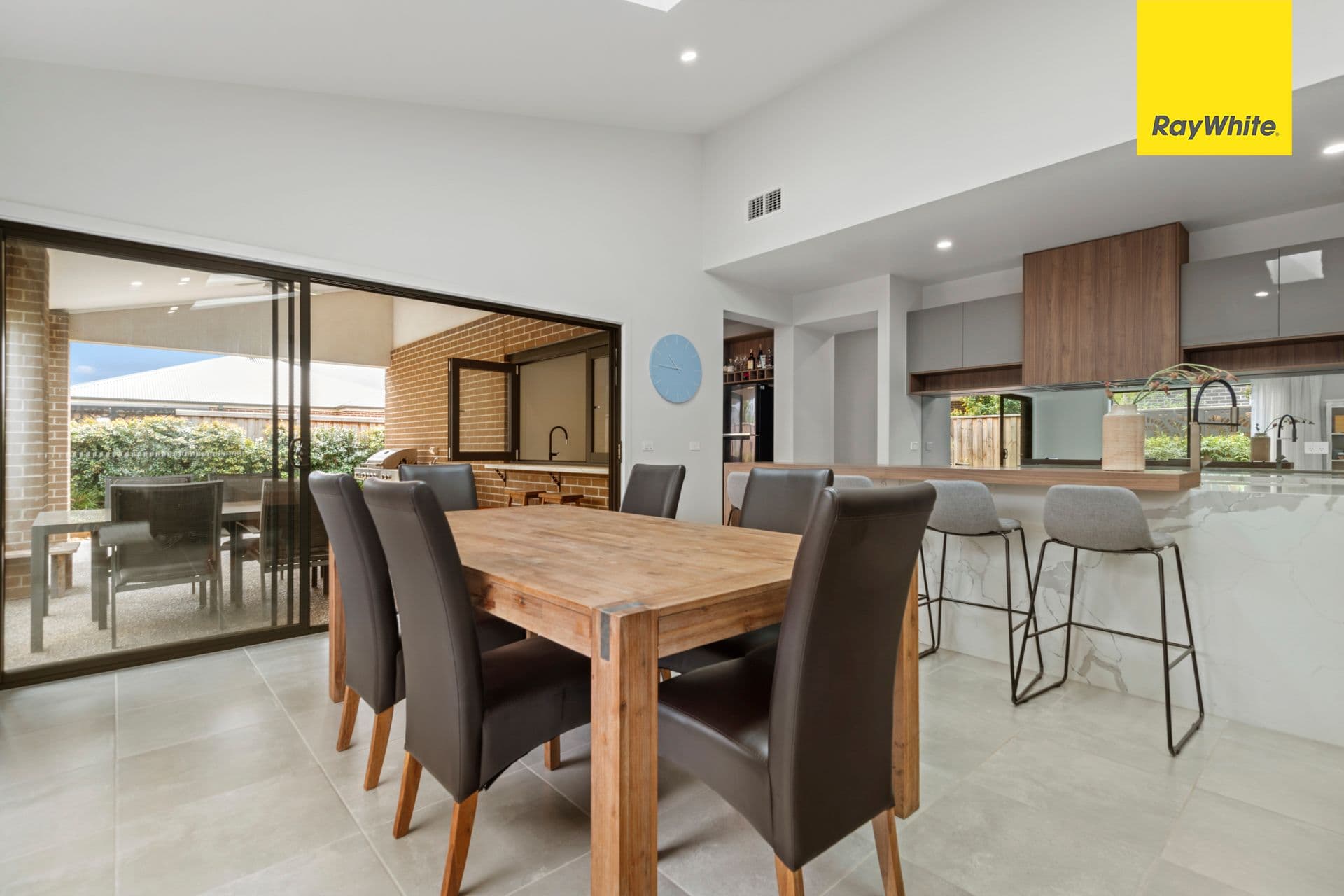 8 Lincolnshire Drive, THORNHILL PARK VIC 3335, Thornhill Park - Thumbnail 8