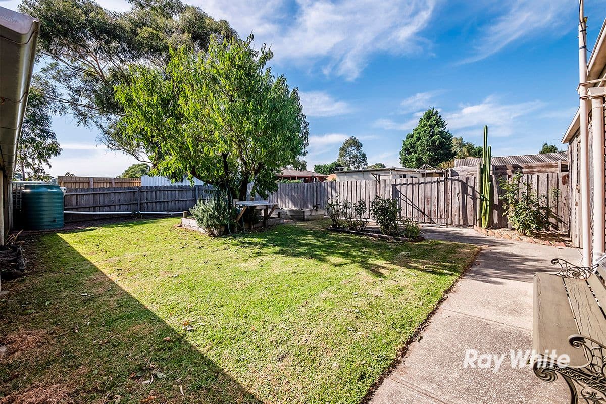 41 Courtenay Avenue, Cranbourne North VIC 3977, Cranbourne North - Thumbnail 2