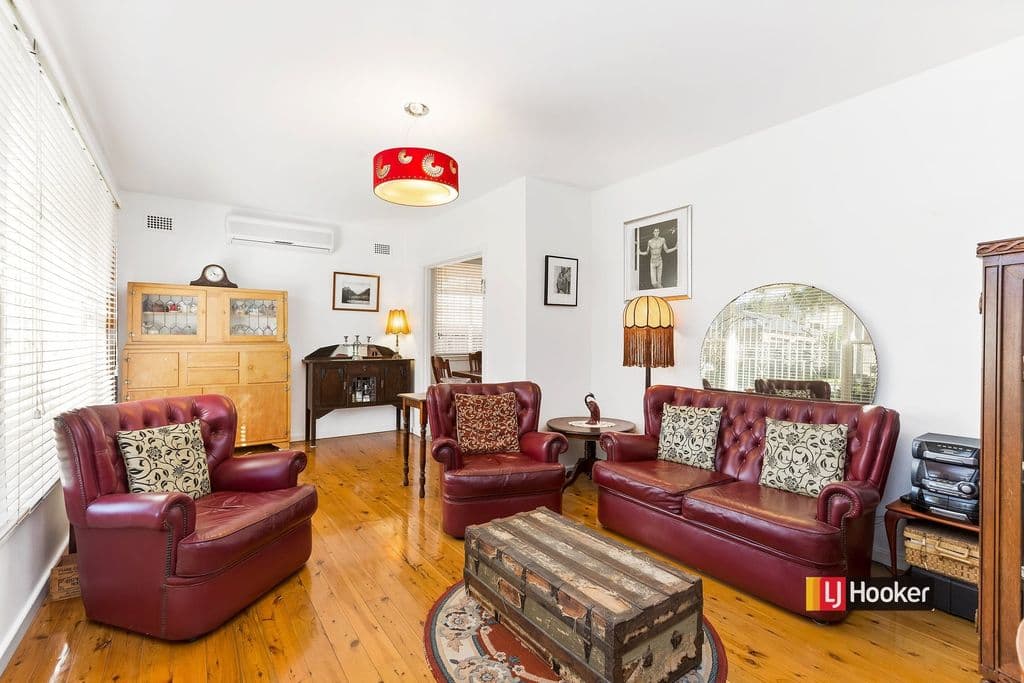 3 Bradley Crescent, Wiley Park - Thumbnail 2
