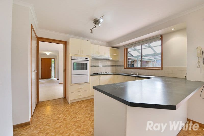 15 Liviana Drive, Rowville VIC 3178, Rowville - Thumbnail 4