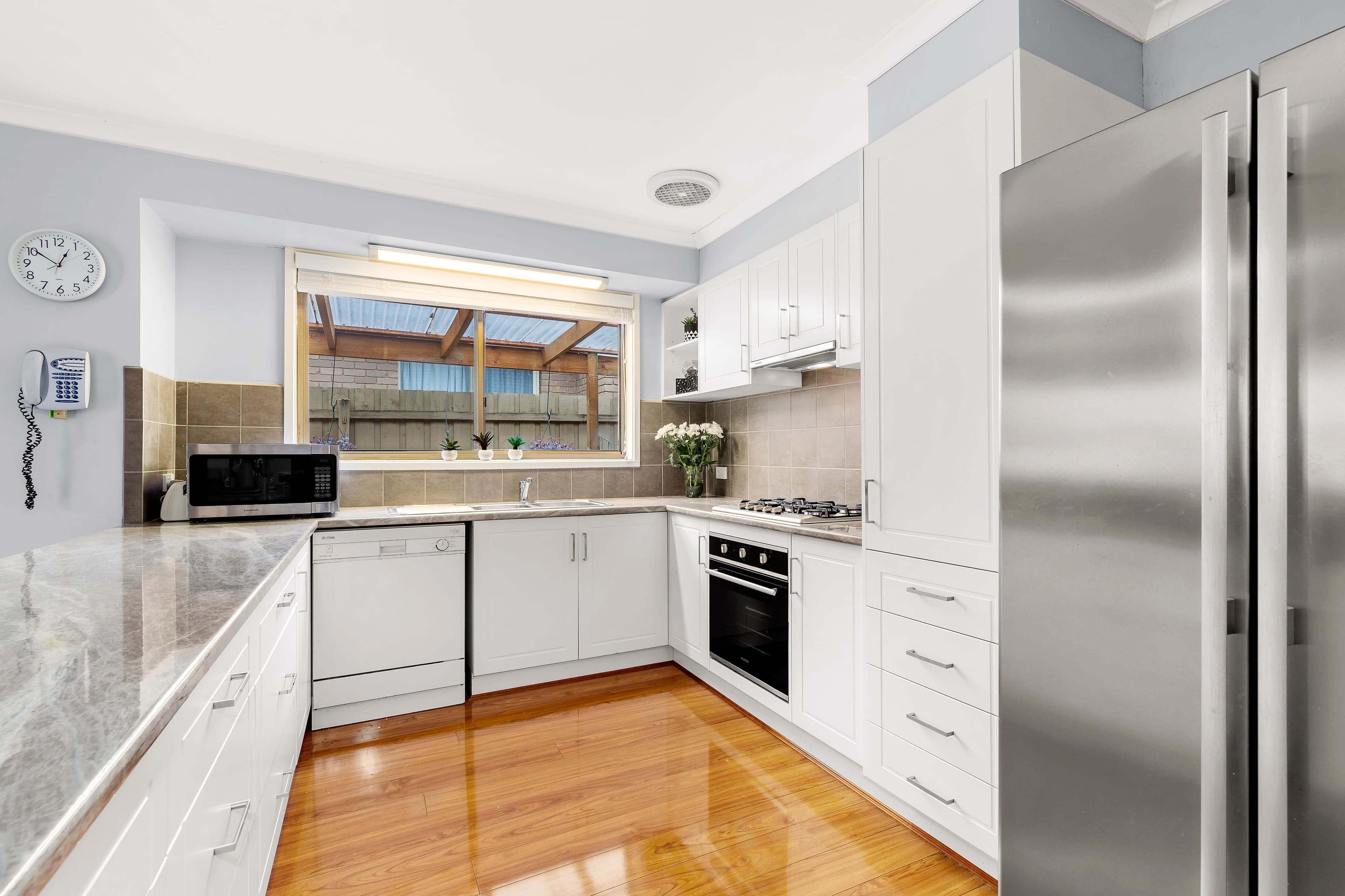 16 Benwerrin Drive, Wantirna VIC 3152, Wantirna - Thumbnail 4