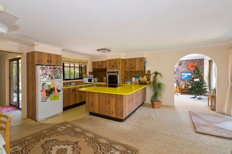 4 Wicklow Avenue, Croydon, VIC, 3136, Croydon - Thumbnail 2
