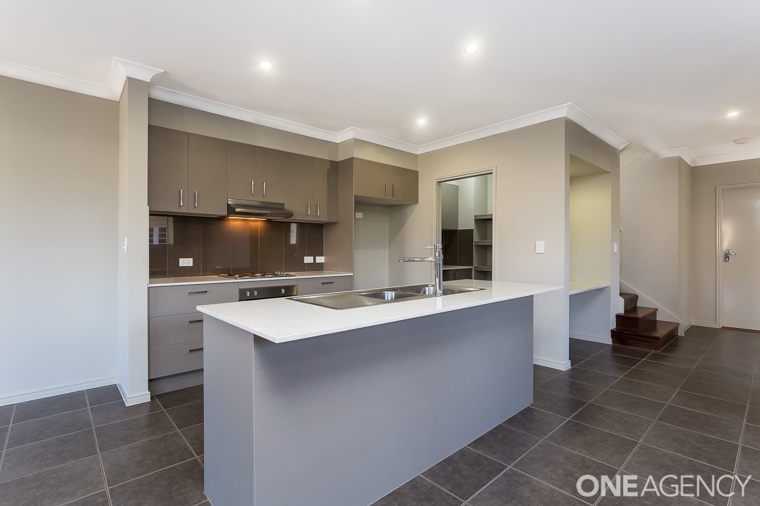 109 Eversleigh Road, Scarborough, Scarborough - Thumbnail 2