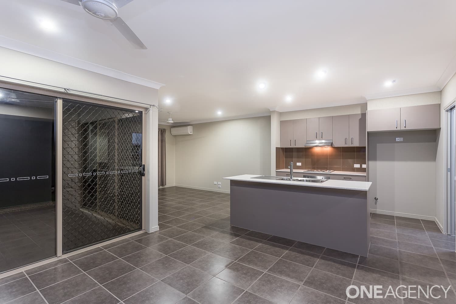 109 Eversleigh Road, Scarborough, Scarborough - Thumbnail 3