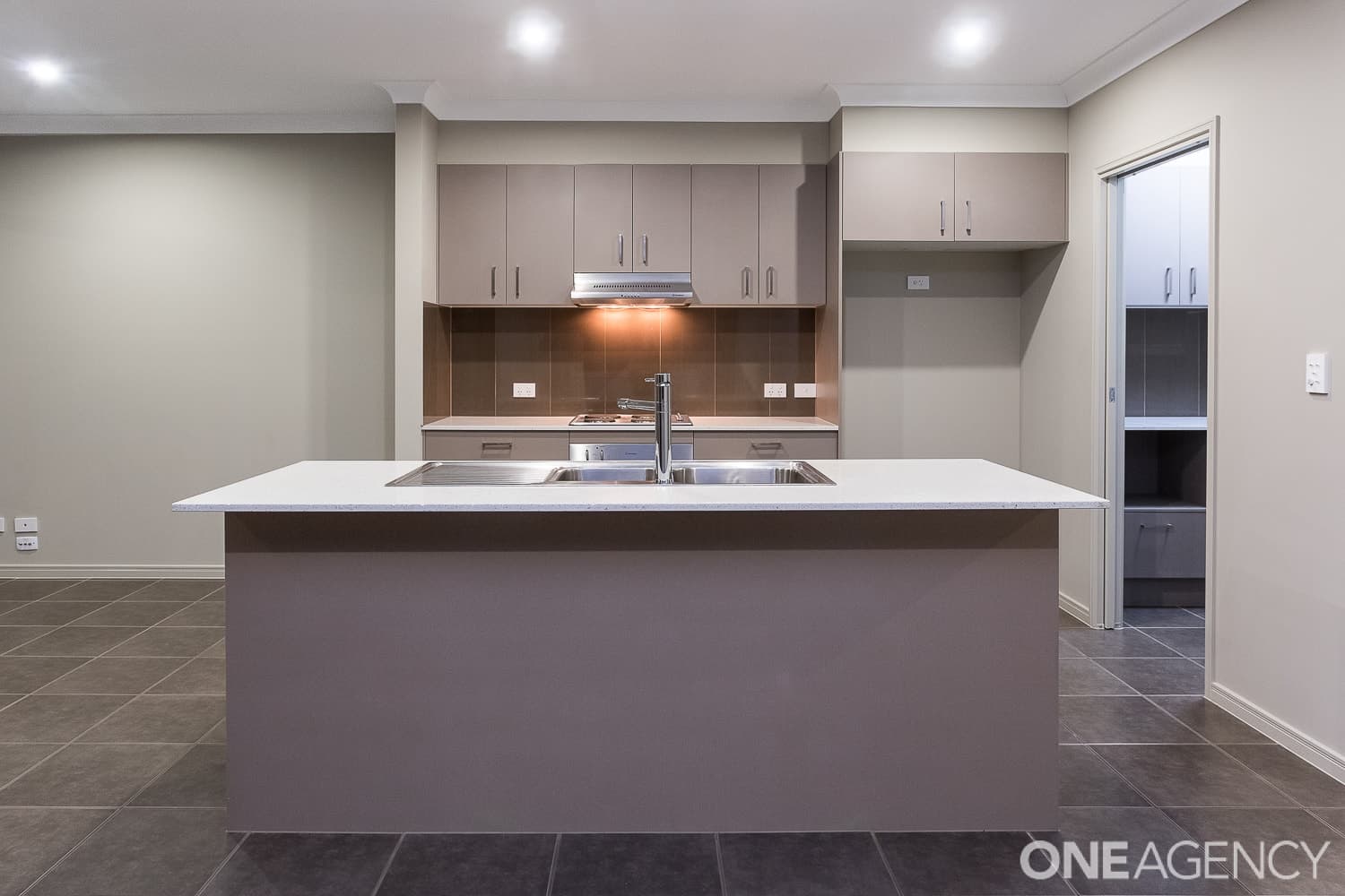 109 Eversleigh Road, Scarborough, Scarborough - Thumbnail 4