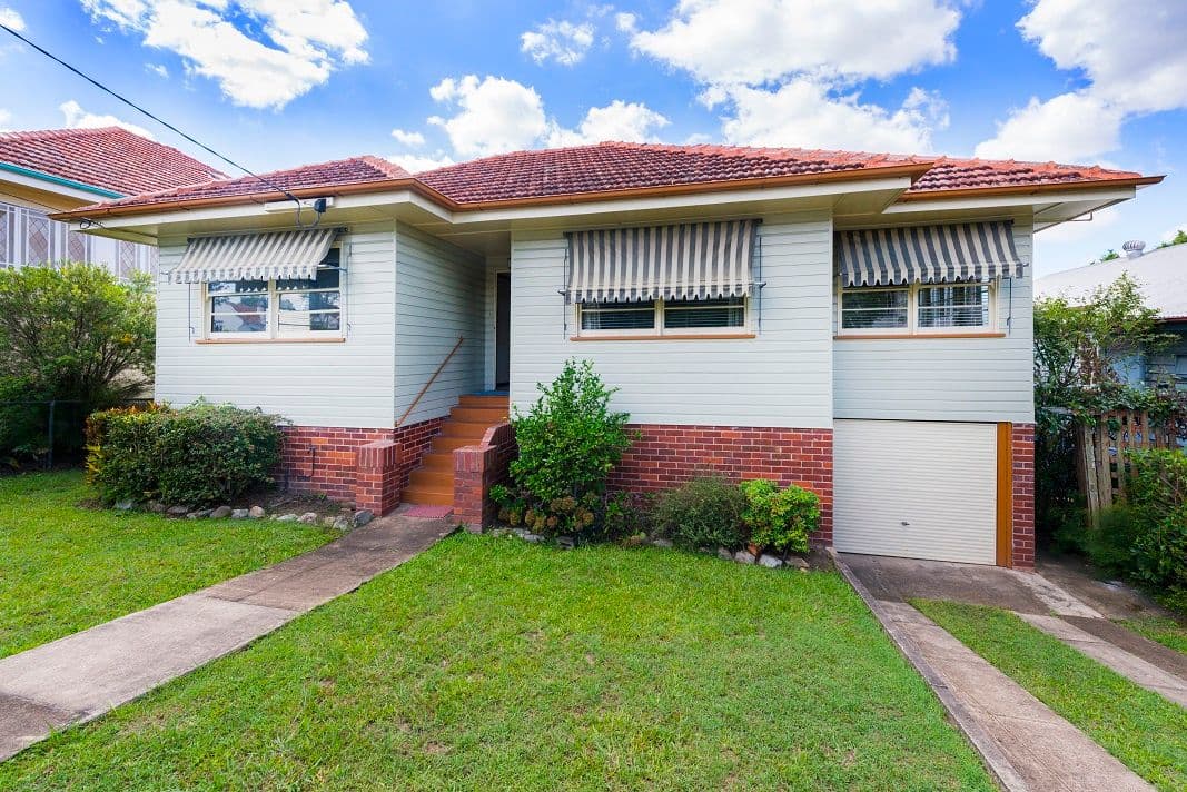 24 Curlewis Street, HOLLAND PARK WEST QLD 4121, Holland Park West - Thumbnail 2