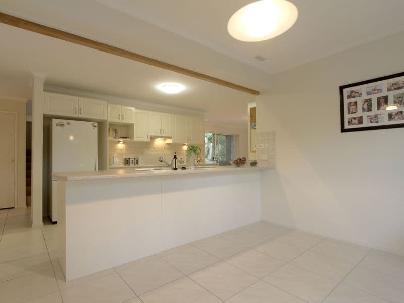17 Casuarina Crescent, CALAMVALE QLD 4116, Calamvale - Thumbnail 5