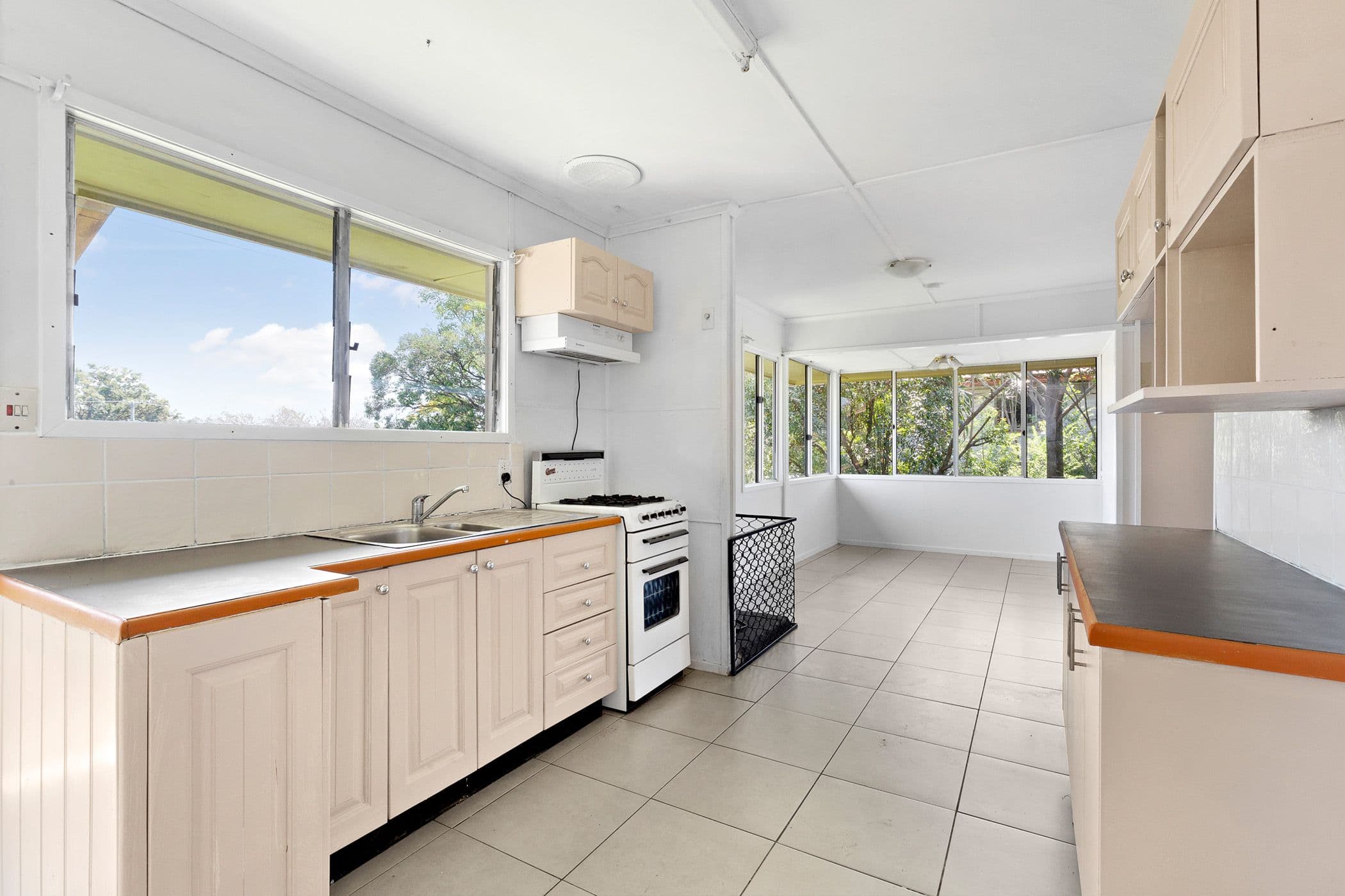 48 Avon Street, Leichhardt QLD 4305, Leichhardt - Thumbnail 3