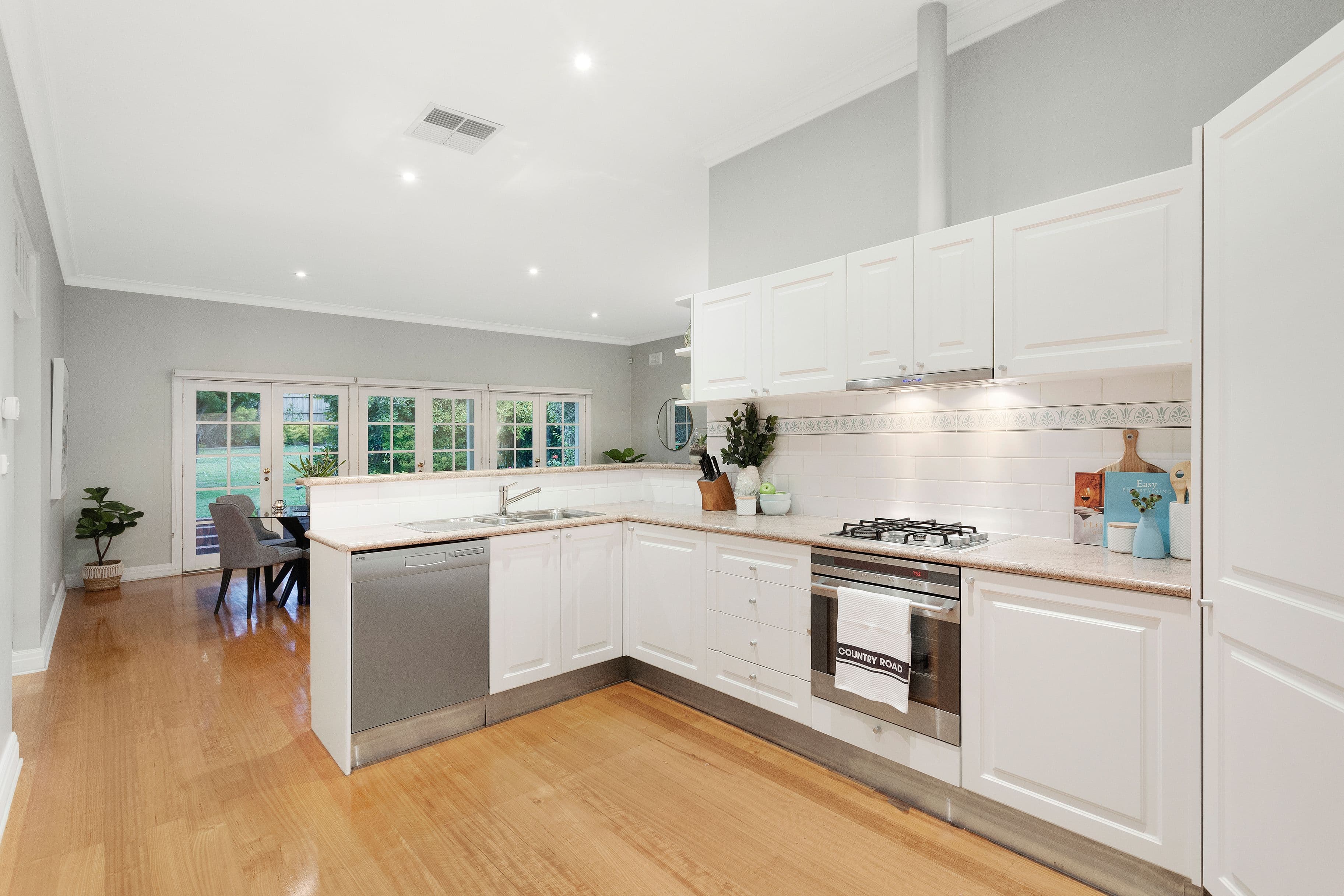 2 Fellows Street, Hughesdale VIC 3166, Hughesdale - Thumbnail 6
