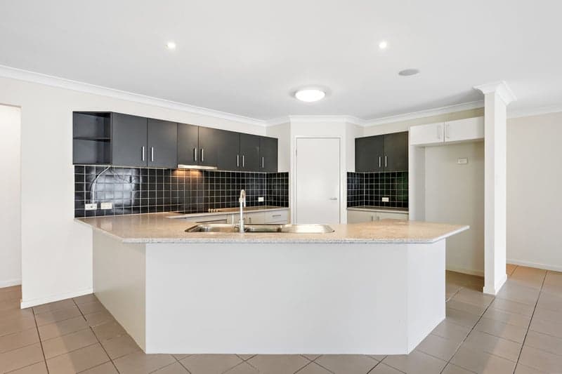 11 Surrey Close, Bald Hills - Thumbnail 3