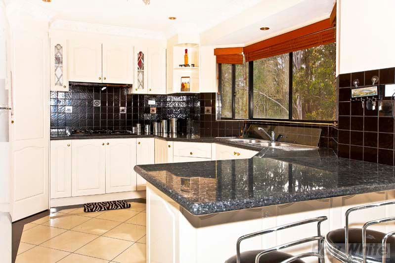 12  Thorpe Place, ABBOTSBURY NSW 2176, Abbotsbury - Thumbnail 3