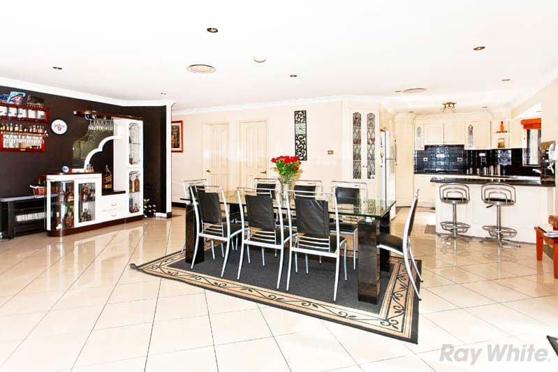 12  Thorpe Place, ABBOTSBURY NSW 2176, Abbotsbury - Thumbnail 4
