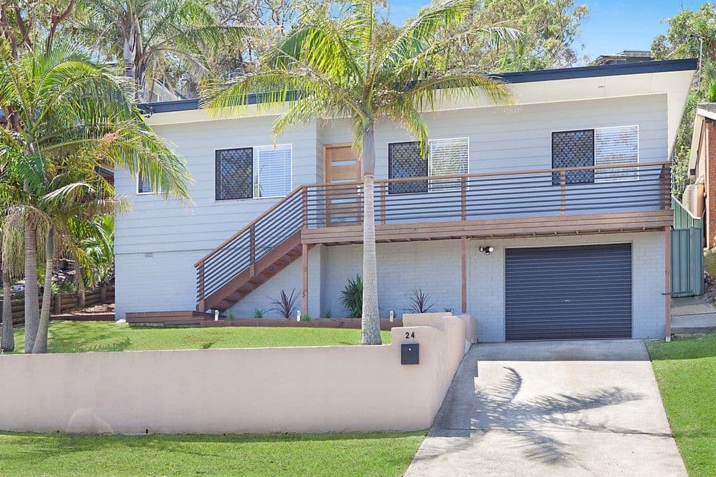 24 Valley View Road, Bateau Bay NSW 2261, Bateau Bay - Image 1