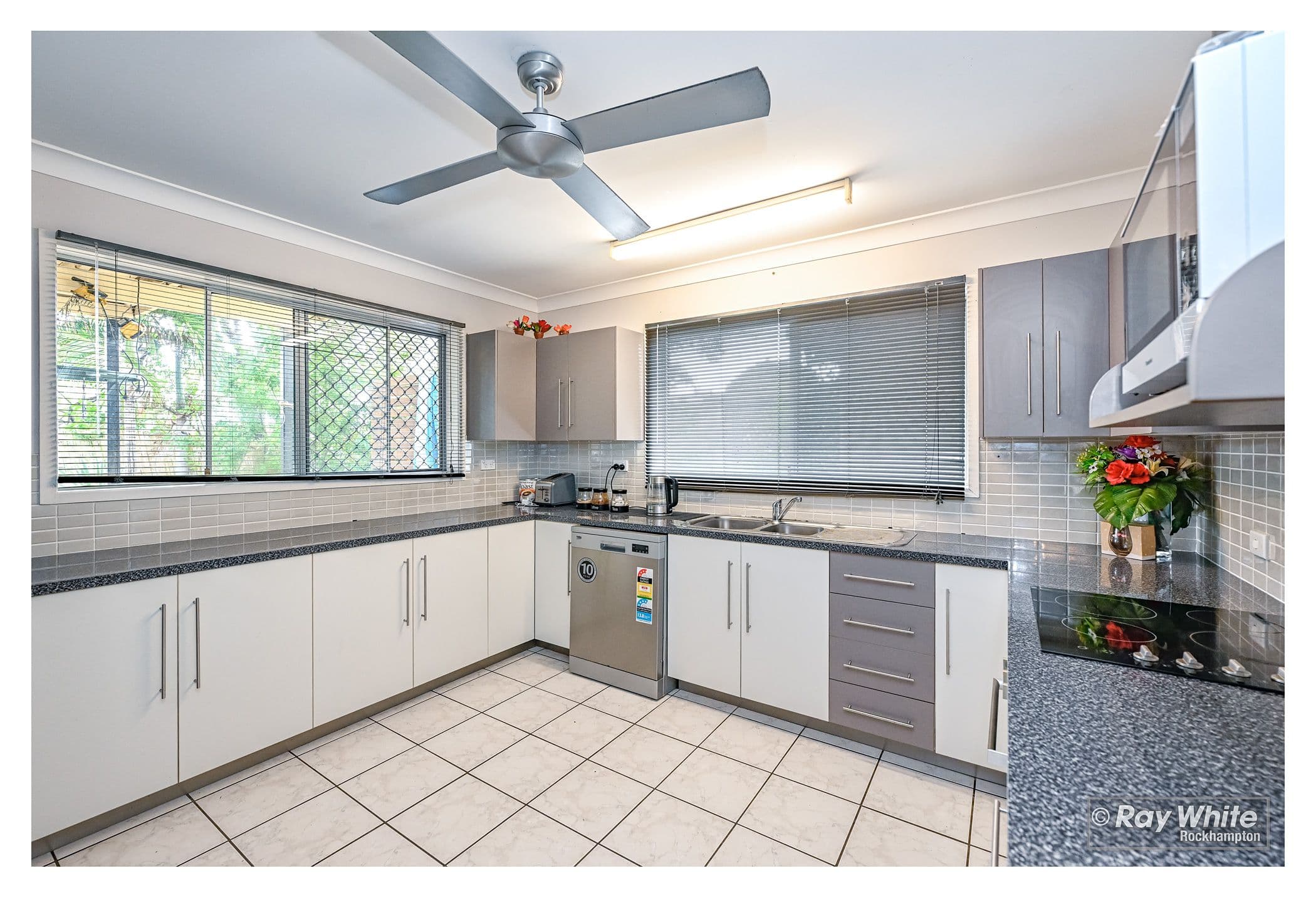 14 Peatey Street, Norman Gardens QLD 4701, Norman Gardens - Thumbnail 2
