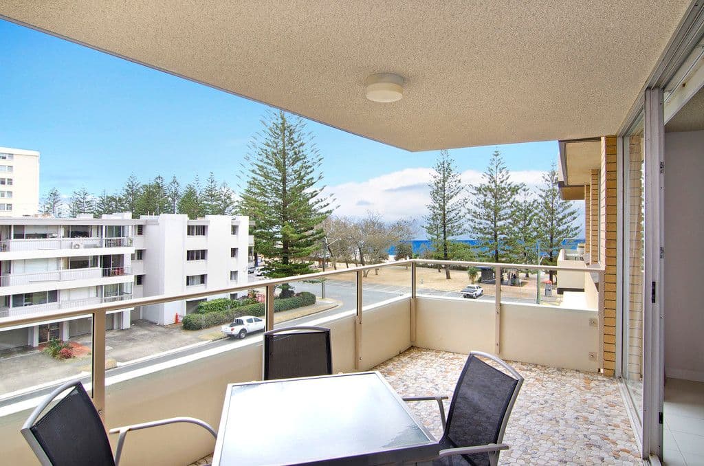 12 "Wyuna" 82 The Esplanade, BURLEIGH HEADS QLD 4220, Burleigh Heads - Thumbnail 2