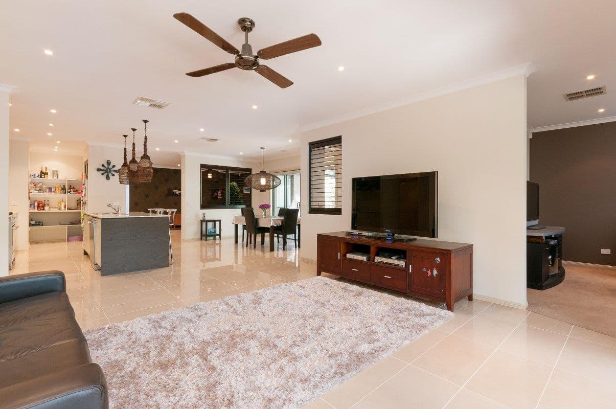 19 Fletcher Road, CRAIGIEBURN VIC 3064, Craigieburn - Thumbnail 4