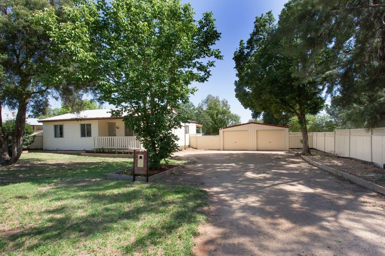 11 Walker Street, Cowra - Image 1