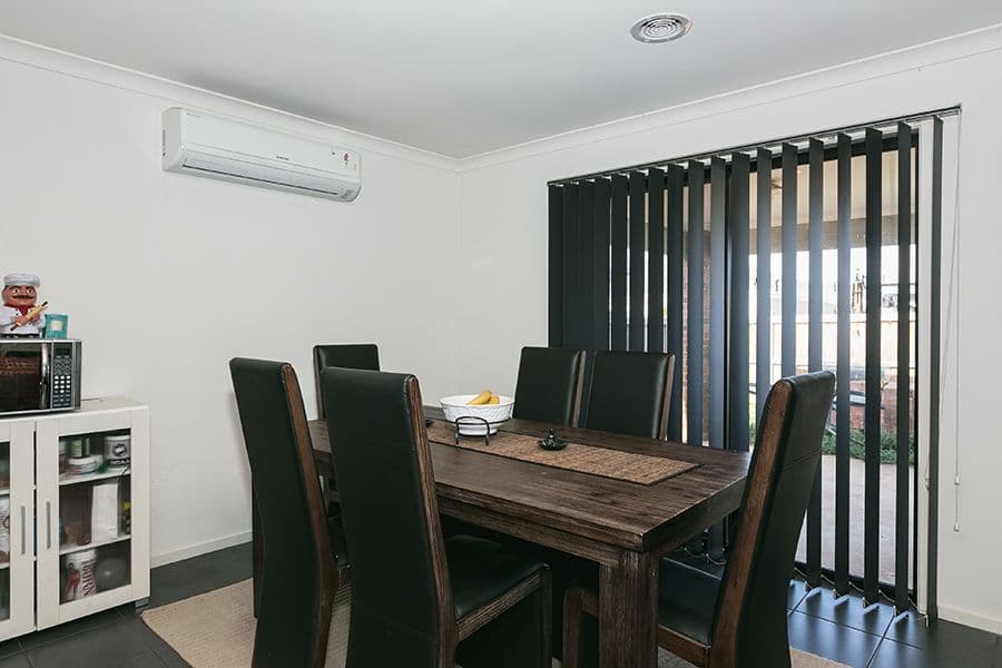 19 Pinrush Road, BROOKFIELD VIC 3338, Brookfield - Thumbnail 4