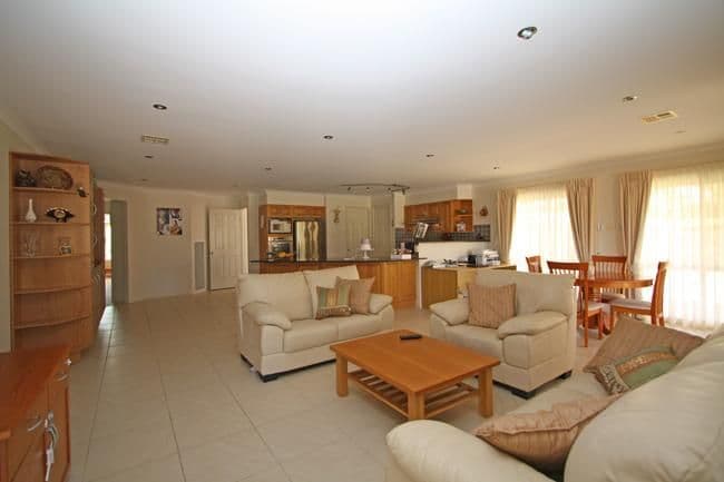 28 Hyland Drive, BUNGENDORE NSW 2621, Bungendore - Thumbnail 6