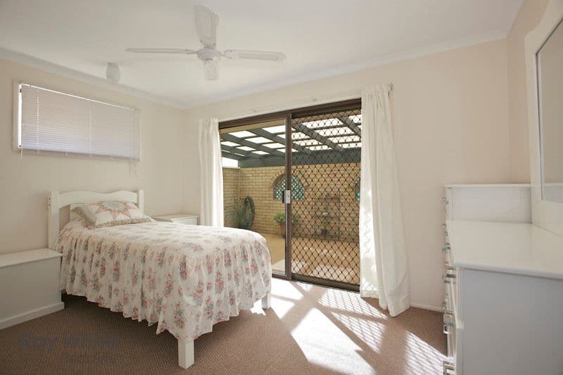 13 Williams Street, REDCLIFFE QLD 4020, Redcliffe - Thumbnail 7