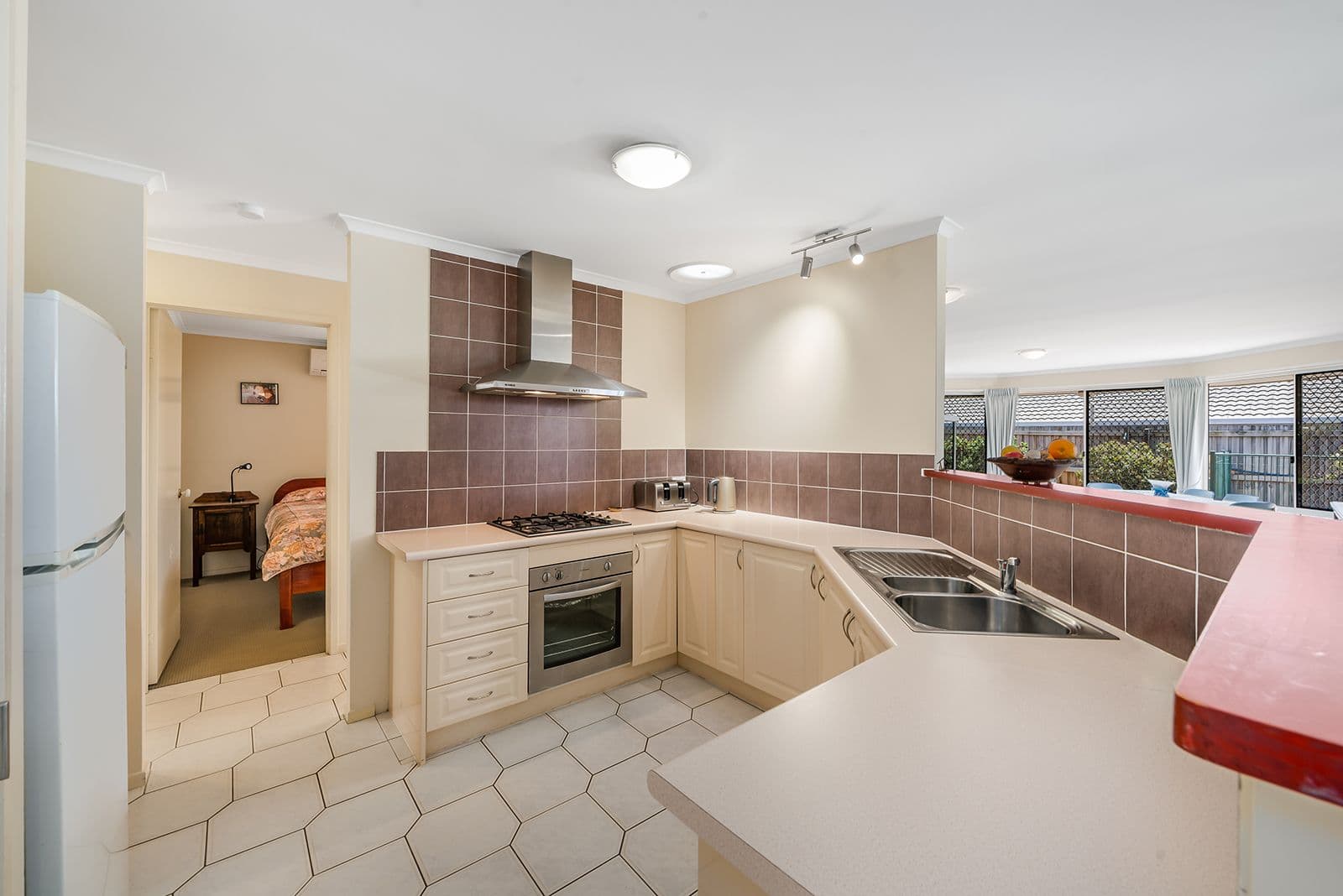 98 Kavanagh Road, Wishart QLD 4122, Wishart - Thumbnail 4