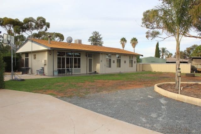 8 Oleosa Court, Kambalda West WA 6442, Kambalda West - Image 1
